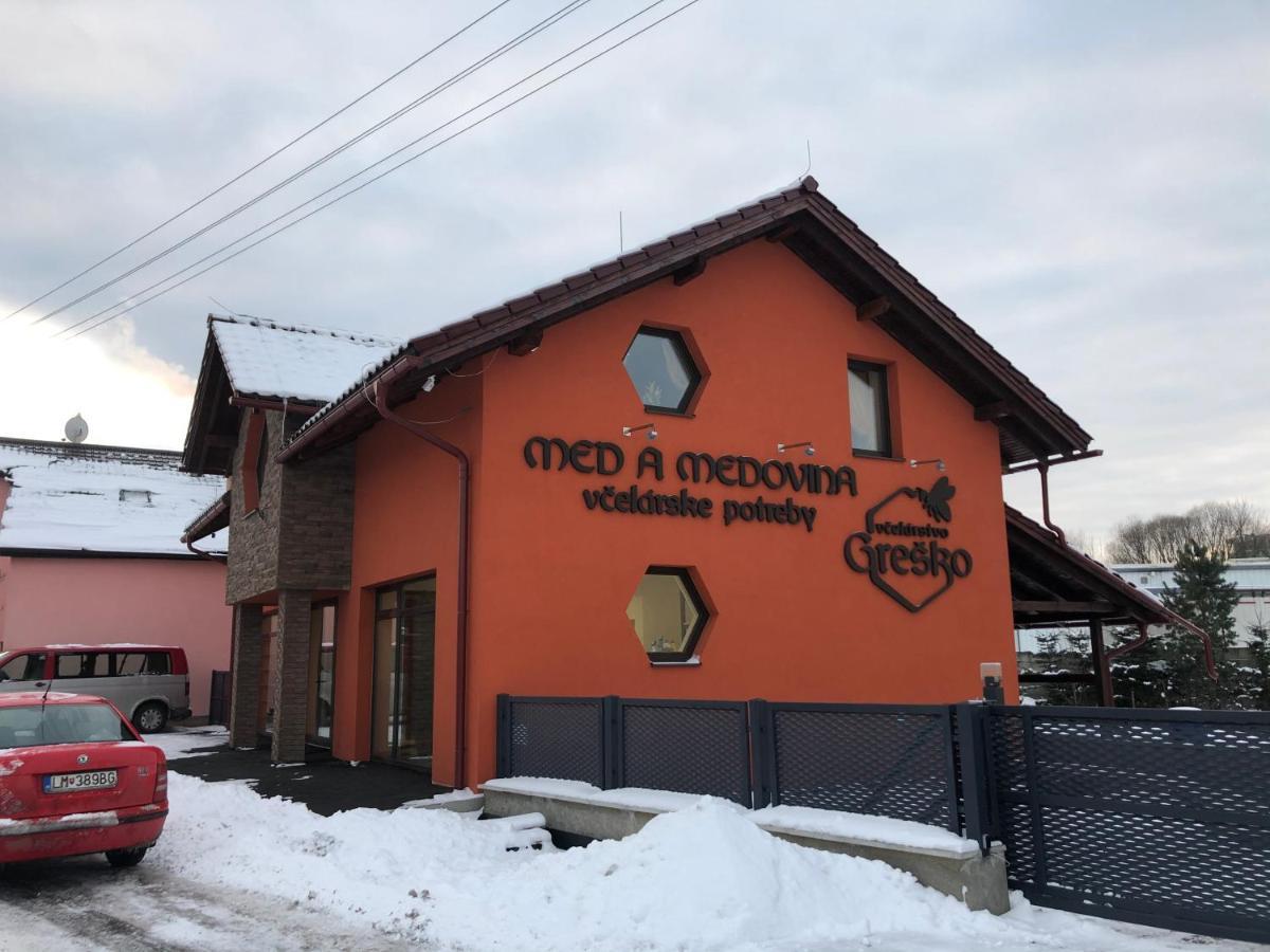 Ubytovanie Vcelarstvo Gresko Липтовски-Микулаш Экстерьер фото
